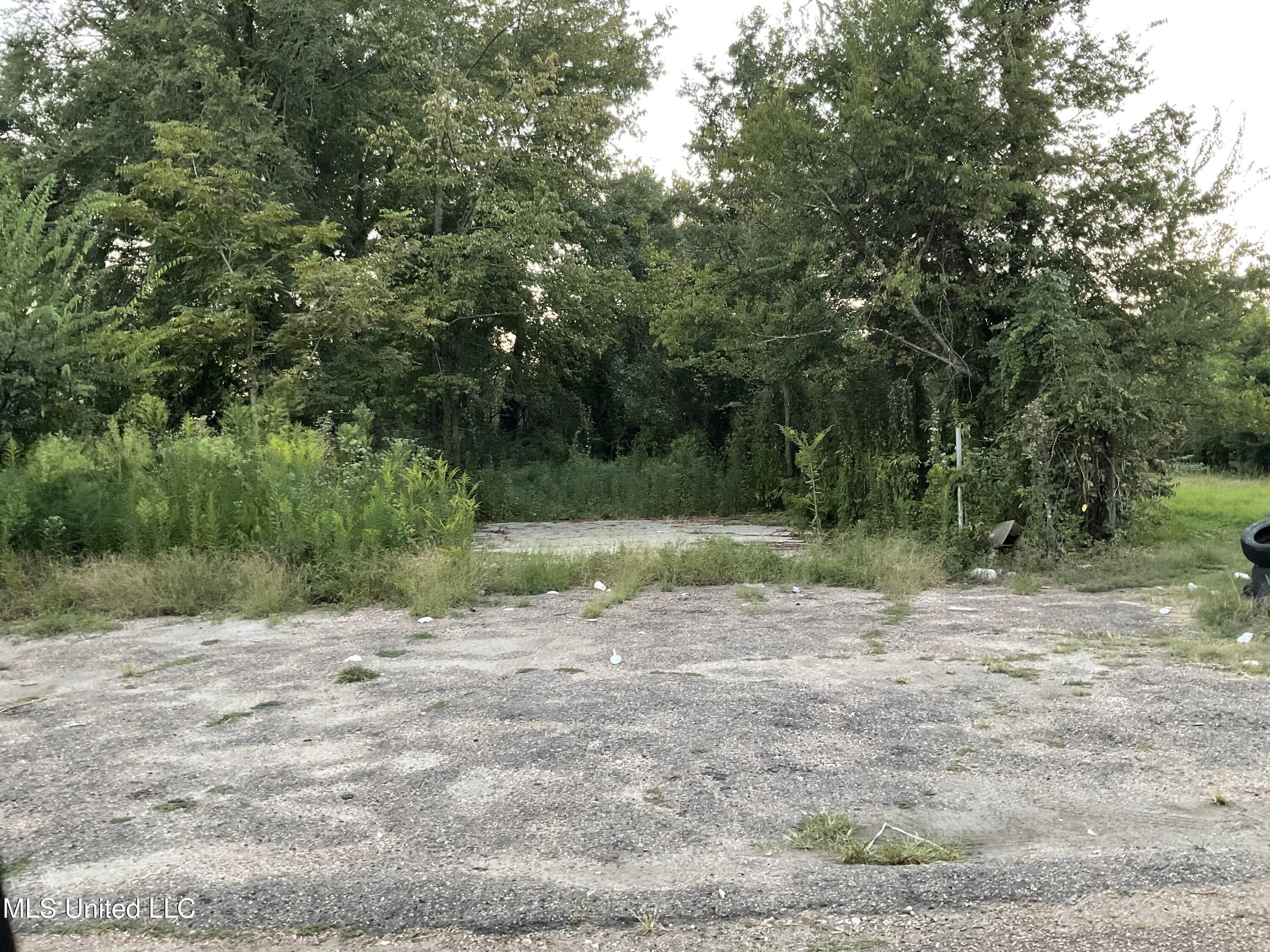 SINGLE FAMILY RESIDENTIAL LOT