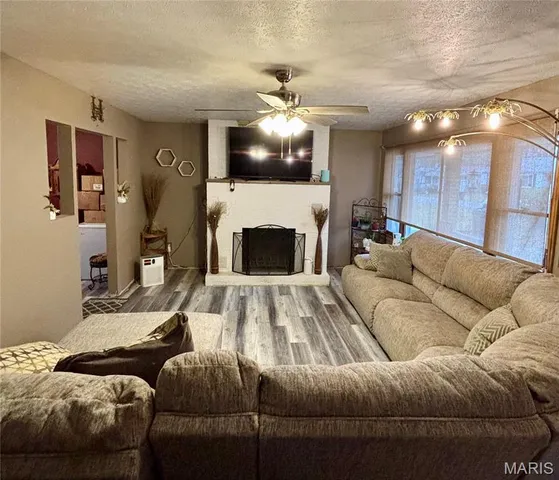 $158,000 | 712 McClain Street, Richland, MO 65556