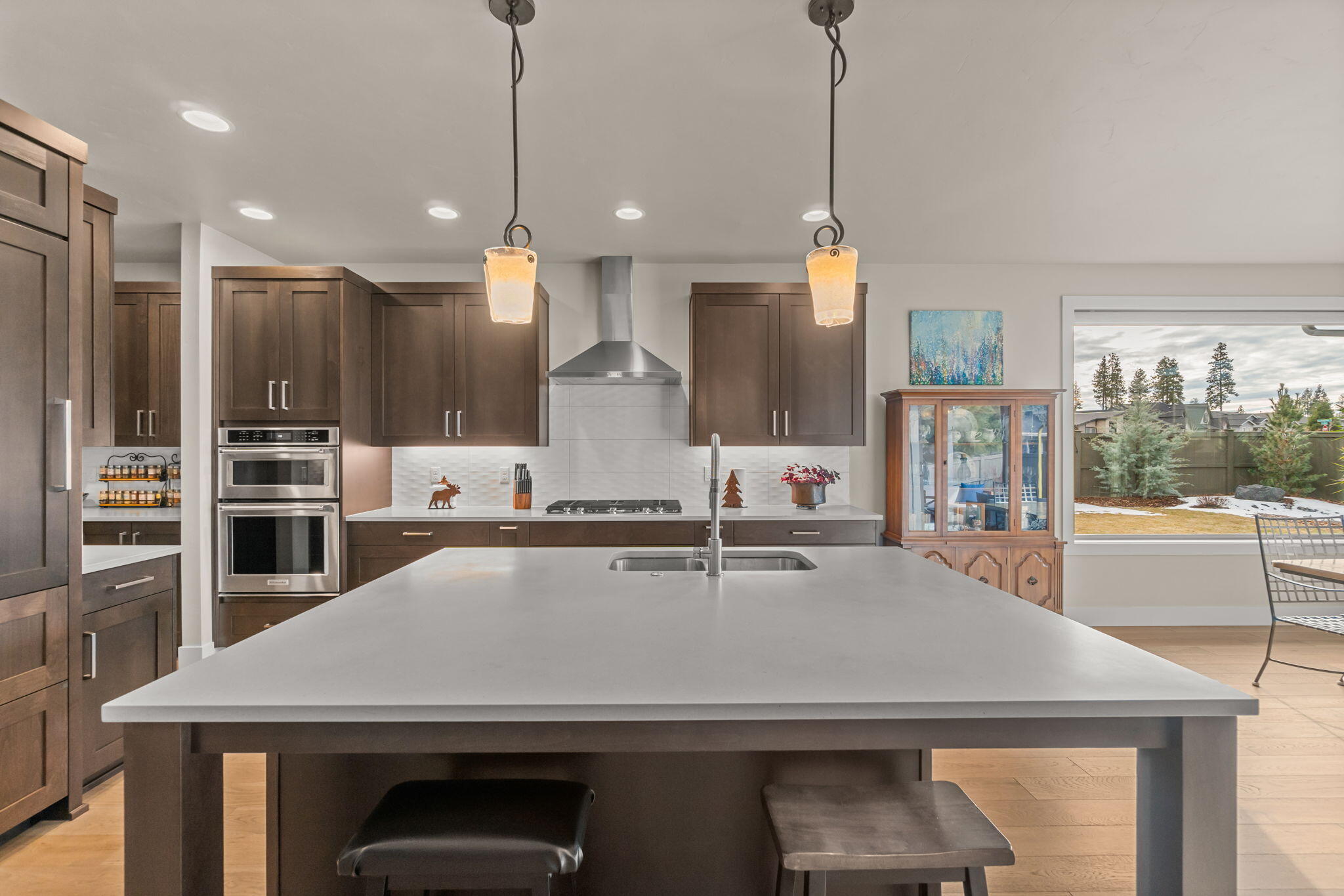 60861 Southwest Headwaters Loop Bend, OR 97702 - Photo 14 of 45 Kitchen island/breakfast bar.