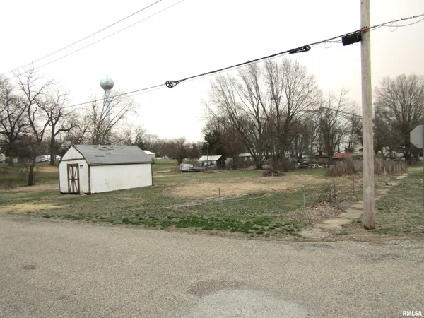 $15,000 | 204 Chestnut Street, Forest City, IL 61532