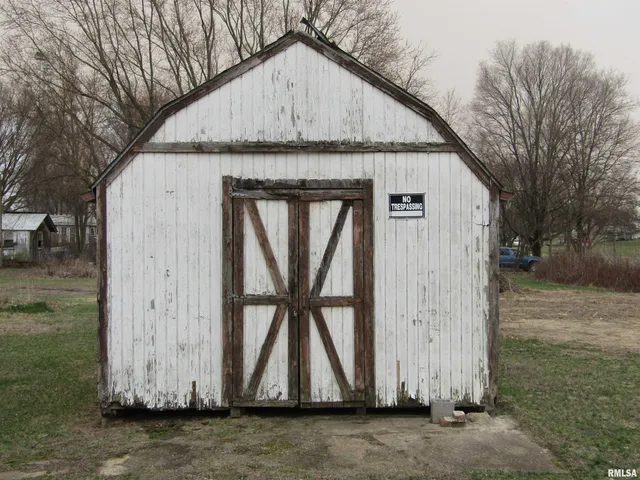 $15,000 | 204 Chestnut Street, Forest City, IL 61532