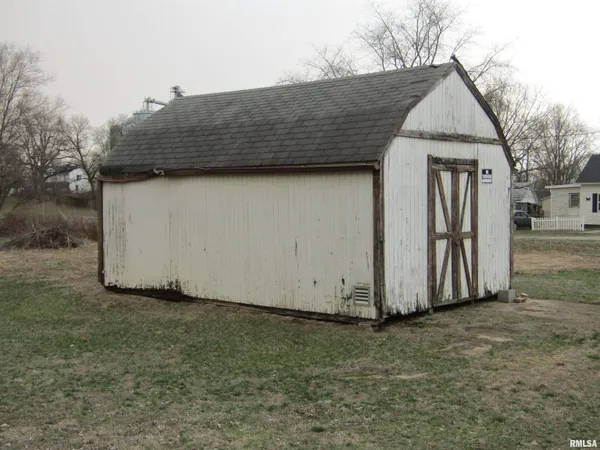 $15,000 | 204 Chestnut Street, Forest City, IL 61532