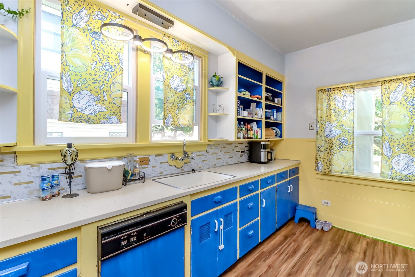 285 Earlington Avenue Southwest Renton, WA 98057 - Photo 12 of 40