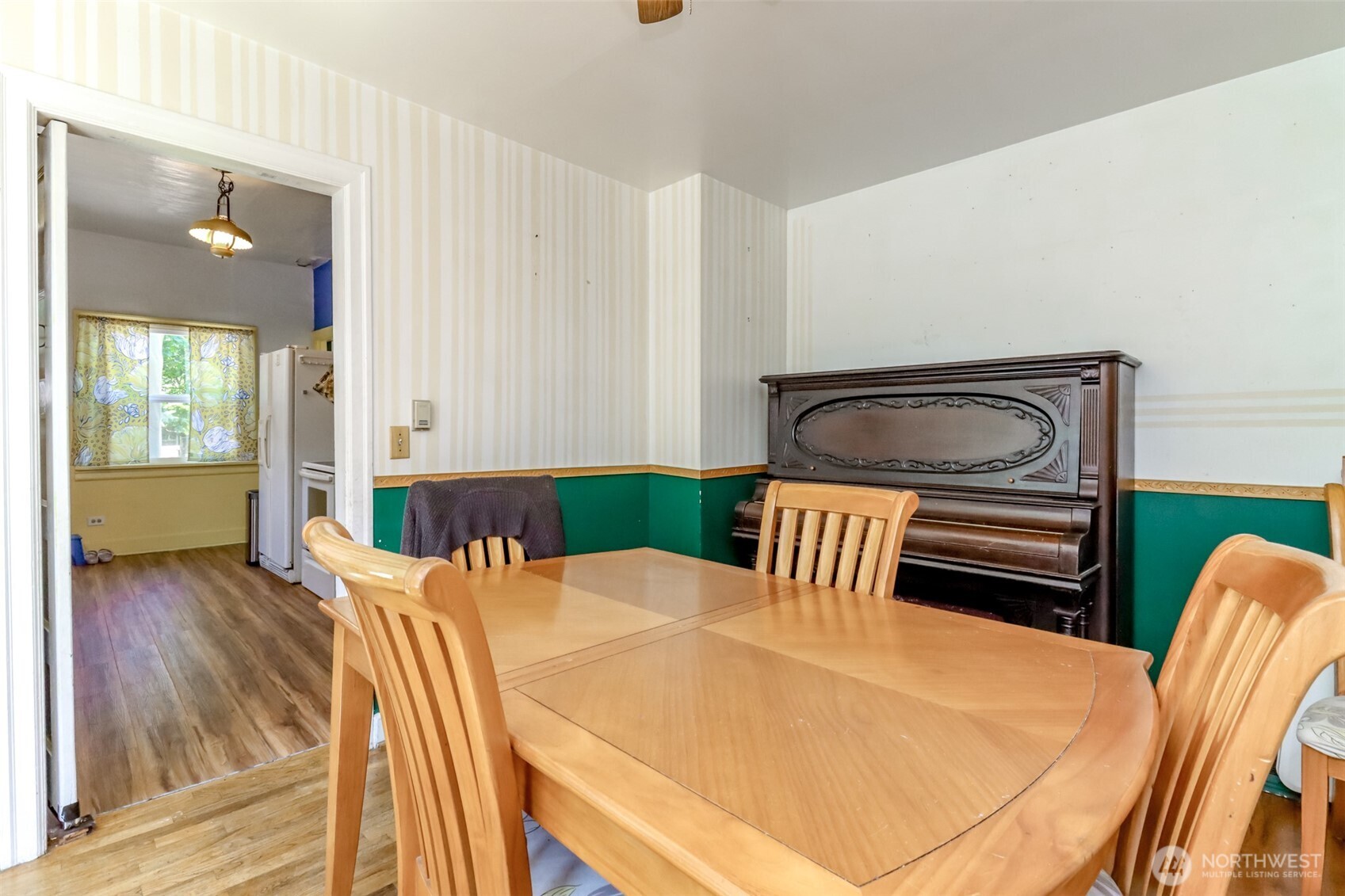 285 Earlington Avenue Southwest Renton, WA 98057 - Photo 9 of 40