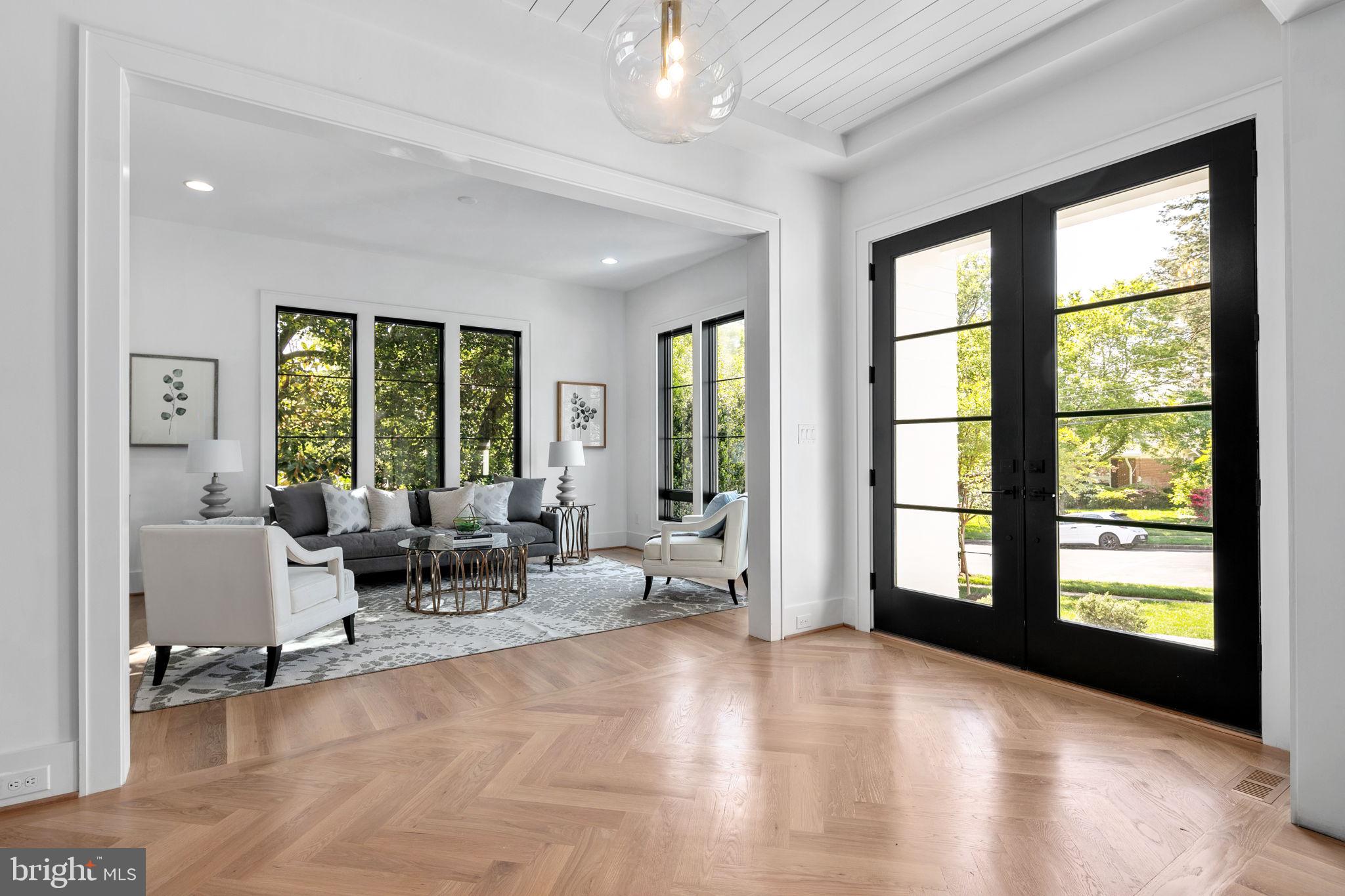 7210 Thrasher Road McLean, VA 22101 - Photo 3 of 27