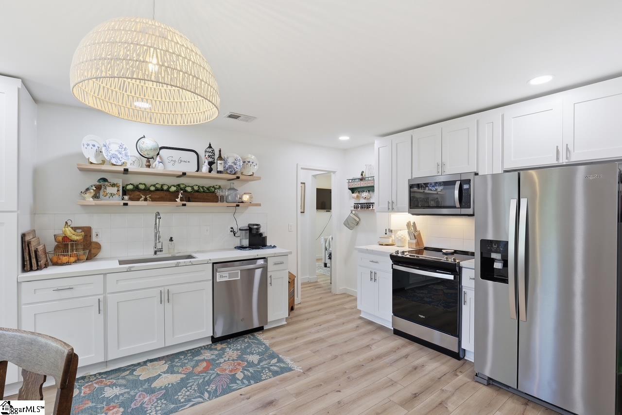 15 Littlejohn Street Inman, SC 29349 - Photo 8 of 26