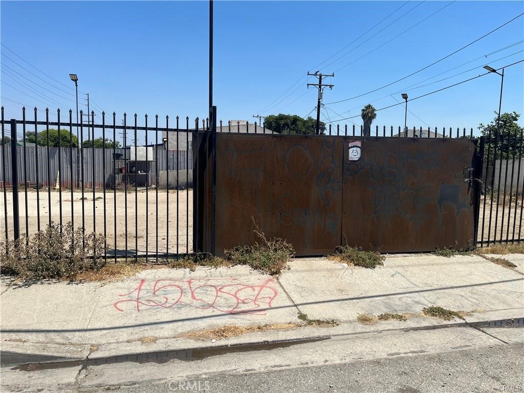 1498 West Compton Boulevard Compton, CA 90220 - Photo 2 of 4 a view of a house with street