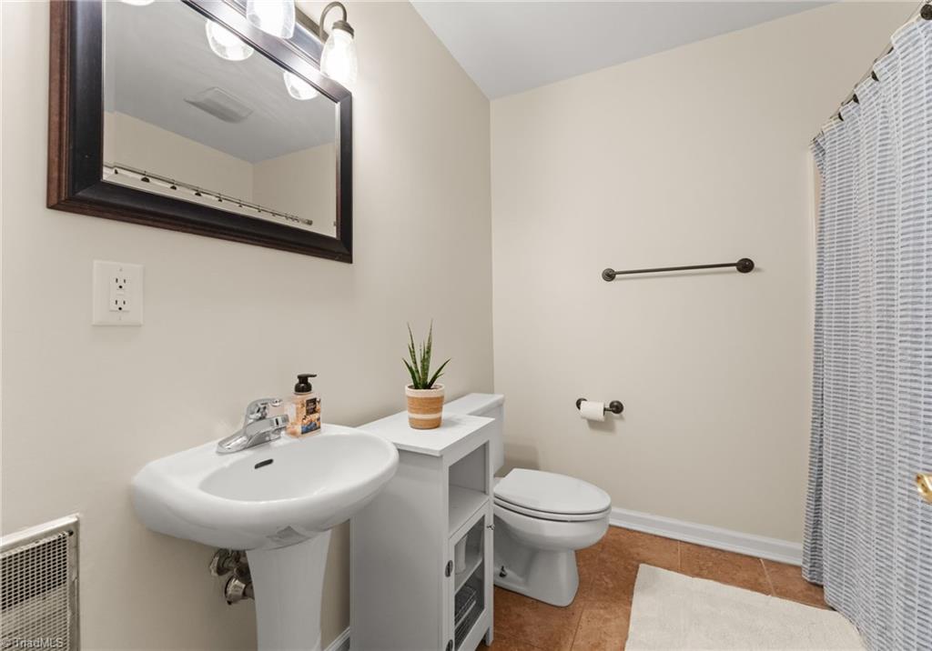 108 Suntree Drive Advance, NC 27006 - Photo 36 of 50