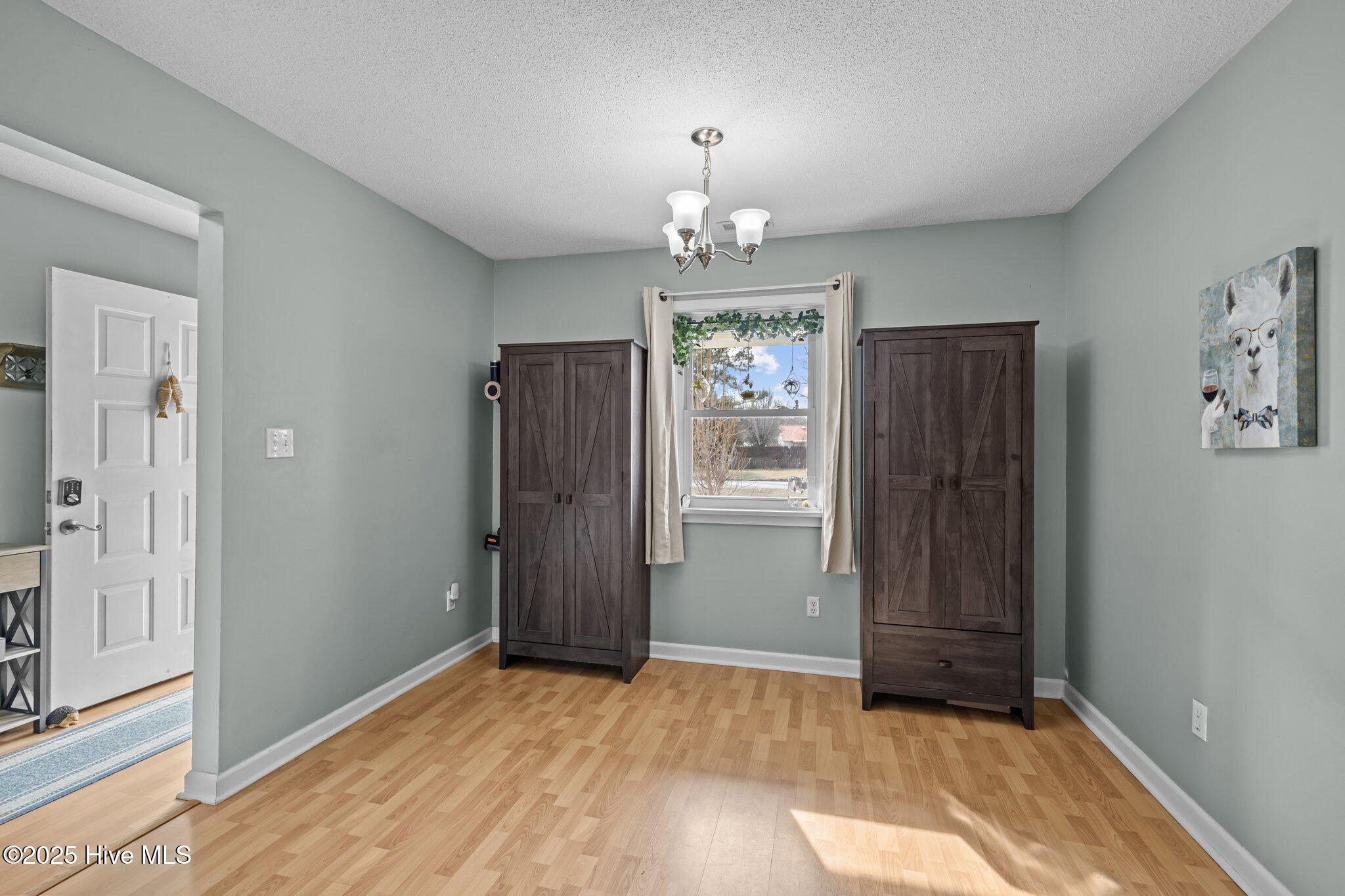 1810 Paulette Road Morehead City, NC 28557 - Photo 6 of 52 25-web-or-mls-1S3A1508