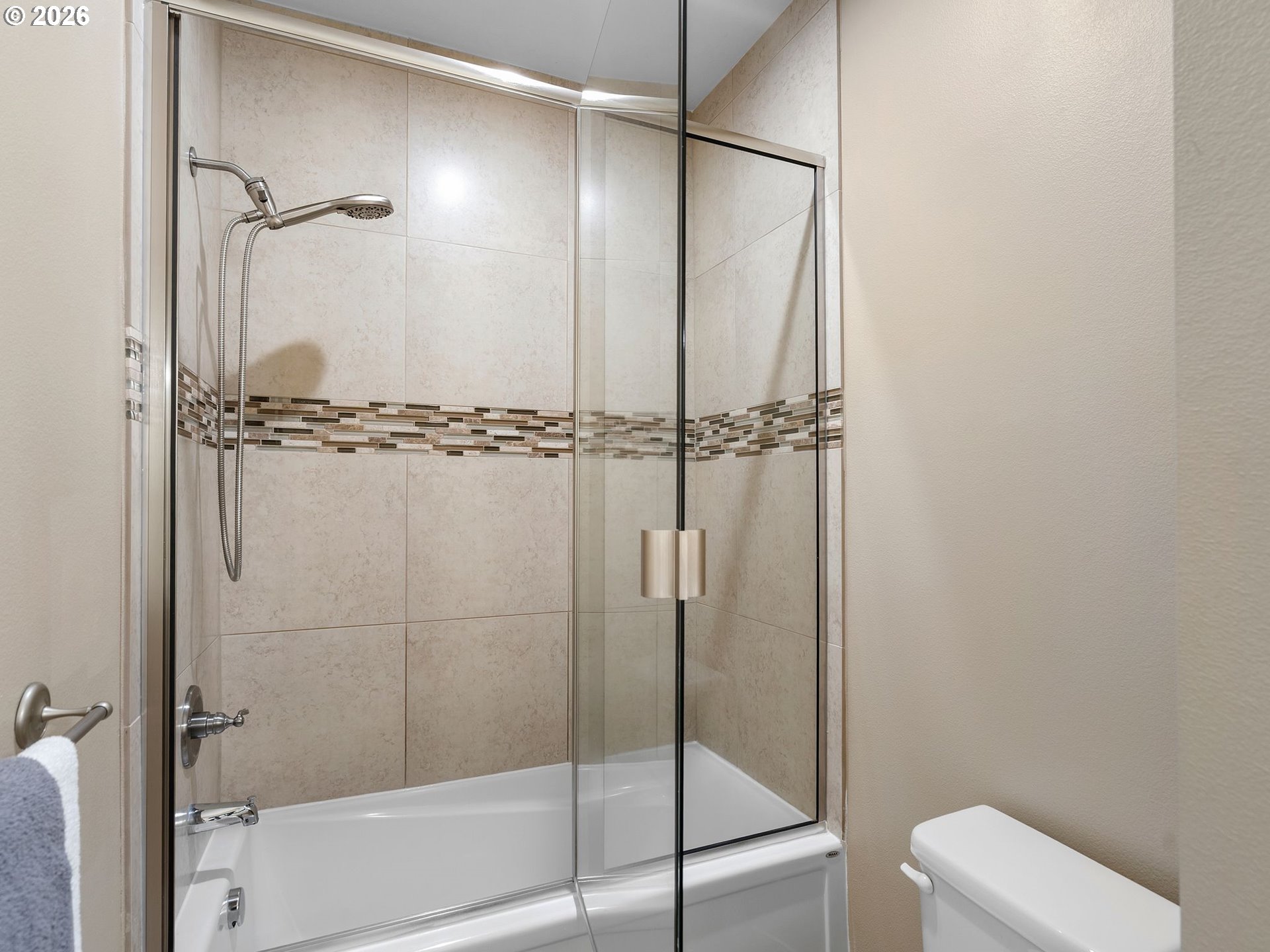 11352 Southwest Hallmark Terrace Tigard, OR 97223 - Photo 15 of 29 Bathroom, Attached