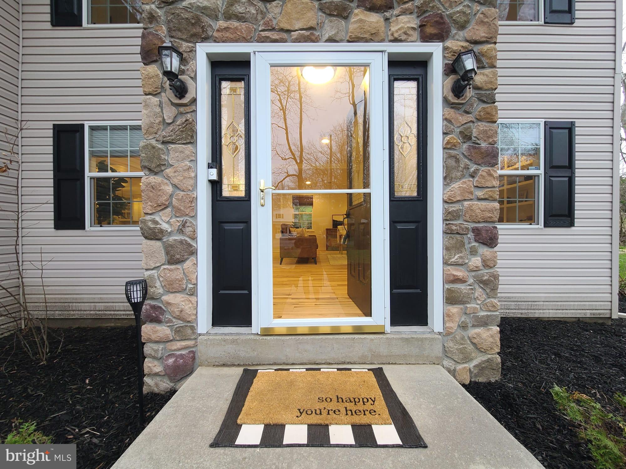 580 Shelbourne Road Reading, PA 19606 - Photo 7 of 53 Main Entrance
