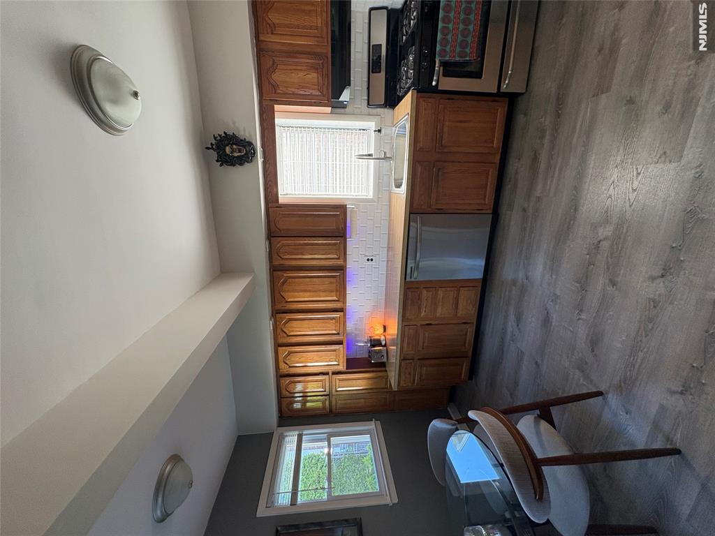 413 Morse Avenue, Unit WHOLE HOUSE Ridgefield, NJ 07657 - Photo 18 of 21