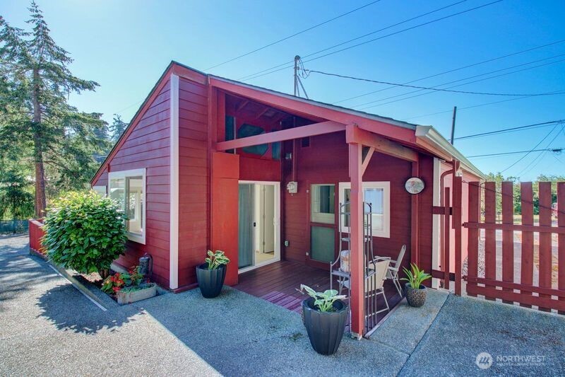 13210 Satterlee Road Anacortes, WA 98221 - Photo 16 of 35