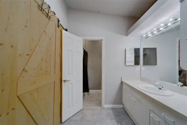 $2,500 | 9241 Jake's Path, Largo, FL 33771