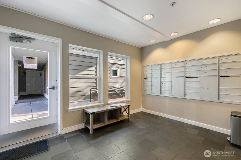 2101 North 55th Street, Unit 201 Seattle, WA 98103 - Photo 19 of 24