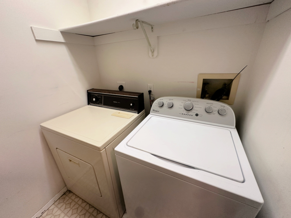 1350 Brook Street, Unit J St. Charles, IL 60174 - Photo 10 of 12 a utility room with dryer and washer