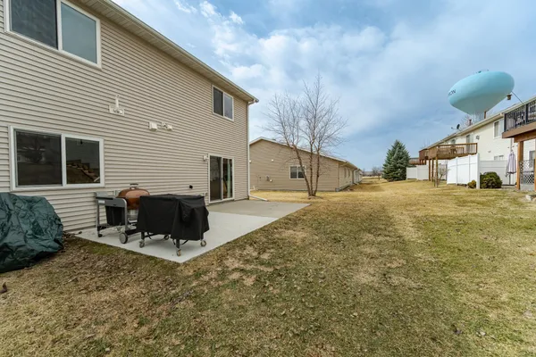 $299,000 | 1215 Sundance Court Northeast, Byron, MN 55920