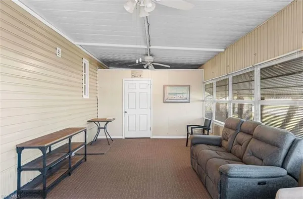 $2,100 | 407 Cape Florida Way, Naples, FL 34104