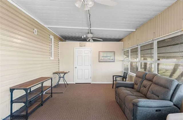 $2,100 | 407 Cape Florida Way, Naples, FL 34104