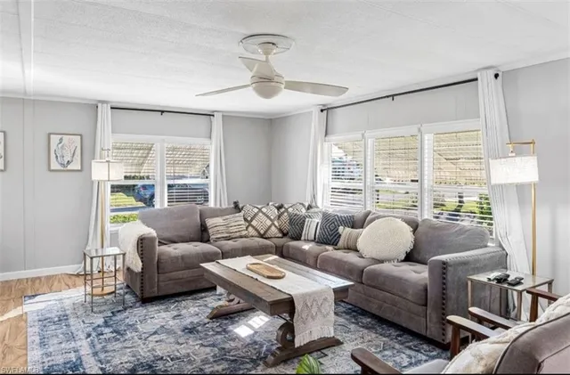 $2,100 | 407 Cape Florida Way, Naples, FL 34104