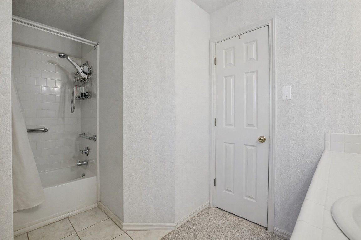 2001 Goforth Road Kyle, TX 78640 - Photo 10 of 34 a bathroom with a bathtub