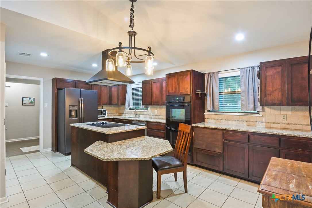 33 Great W Loop Belton, TX 76513 - Photo 7 of 39