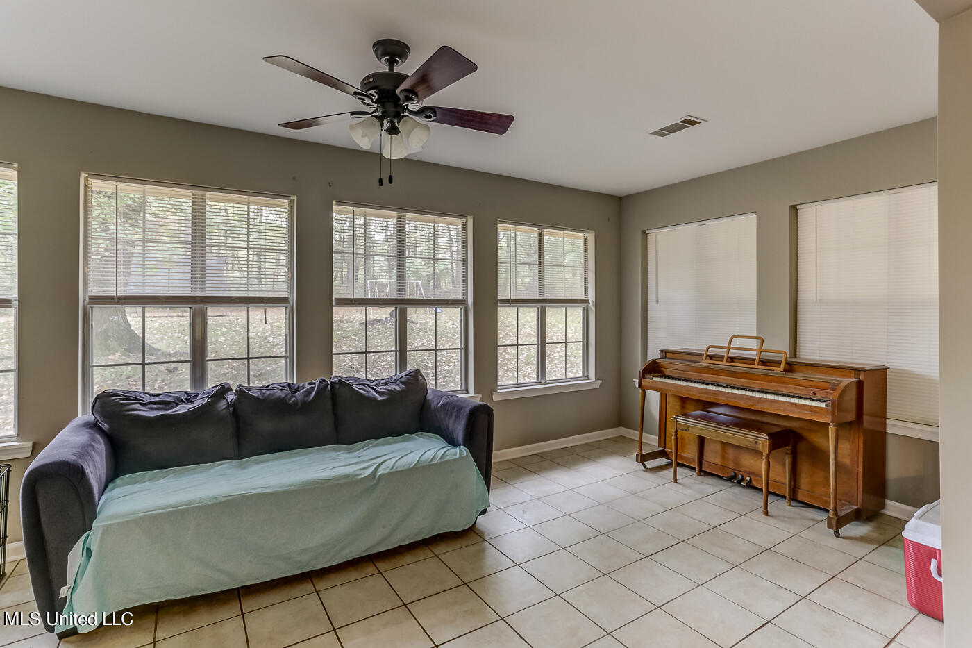 269 Crestfield Road Coldwater, MS 38618 - Photo 15 of 31 G22A2633_4_5_6_7