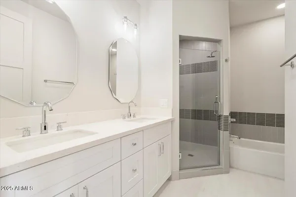 $1,797,499 | 2251 North 32nd Street, Unit 27, Mesa, AZ 85213