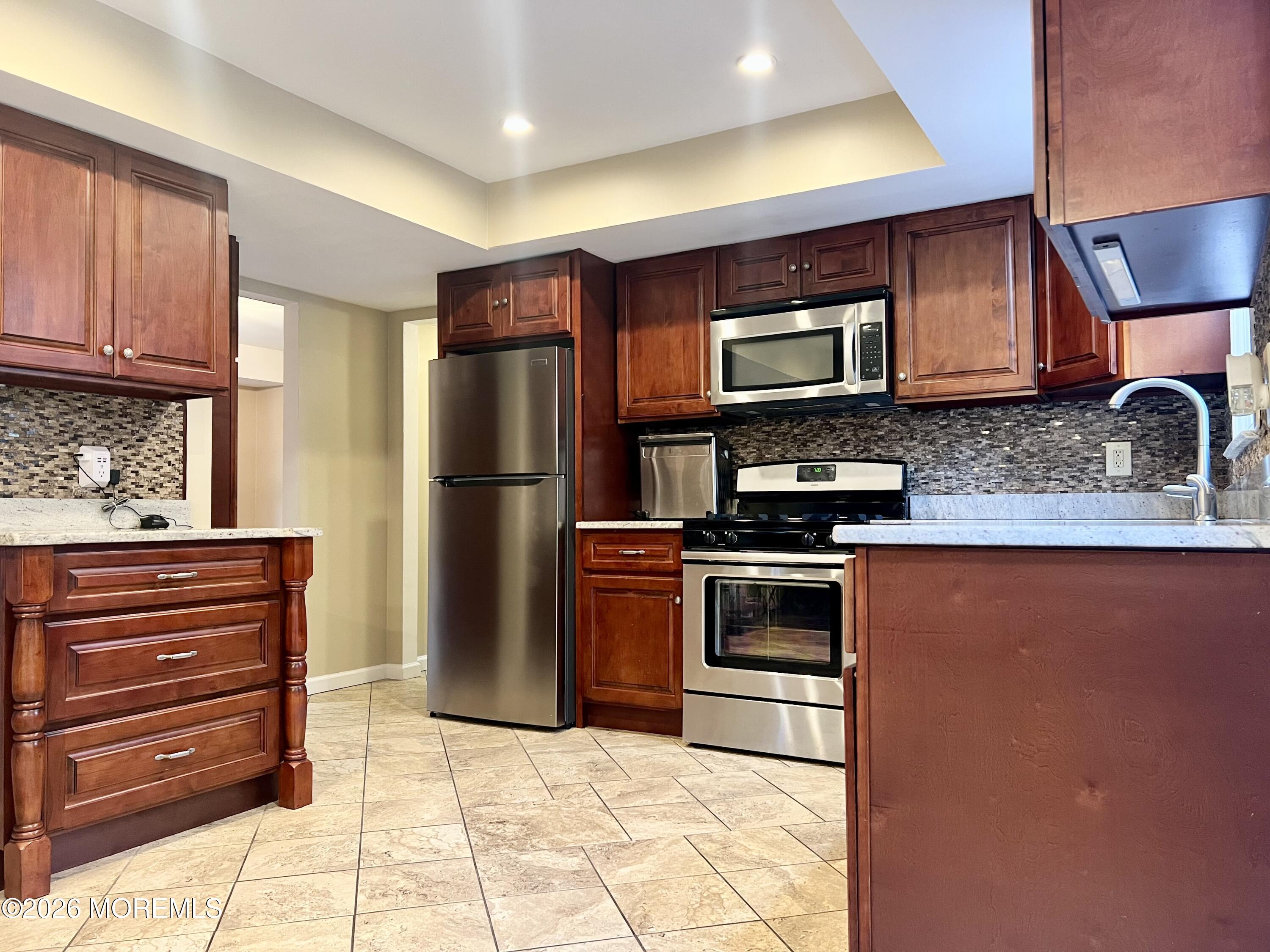 16 Templer Way Hazlet, NJ 07730 - Photo 5 of 42 FullSizeRender
