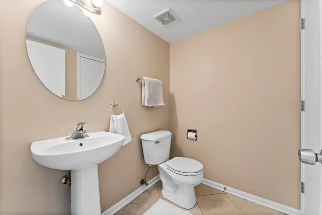 $250,000 | 582 Holiday Lane, Round Lake, IL 60073