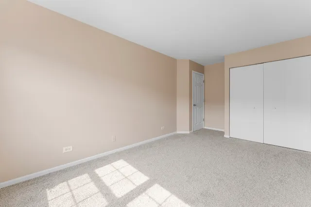 $250,000 | 582 Holiday Lane, Round Lake, IL 60073