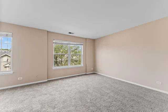 $250,000 | 582 Holiday Lane, Round Lake, IL 60073