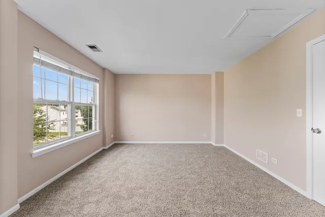 $250,000 | 582 Holiday Lane, Round Lake, IL 60073