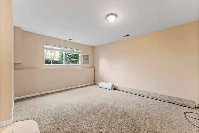 $250,000 | 582 Holiday Lane, Round Lake, IL 60073