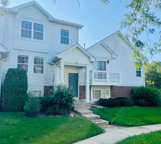 $250,000 | 582 Holiday Lane, Round Lake, IL 60073
