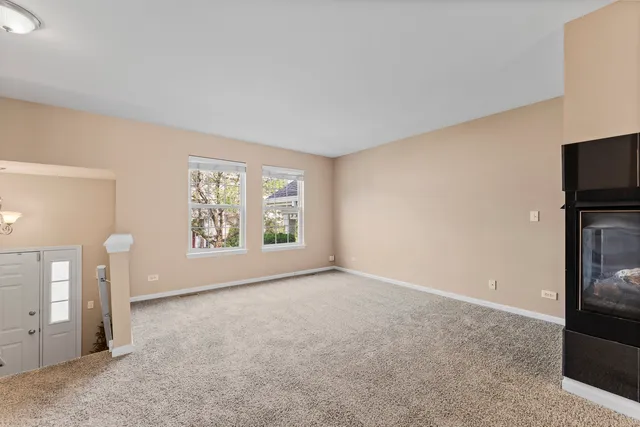 $250,000 | 582 Holiday Lane, Round Lake, IL 60073