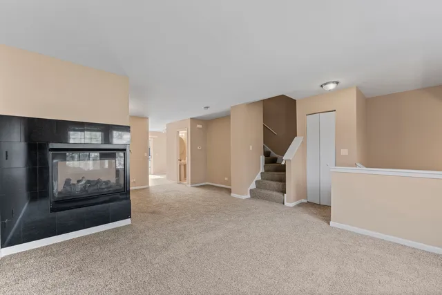 $250,000 | 582 Holiday Lane, Round Lake, IL 60073