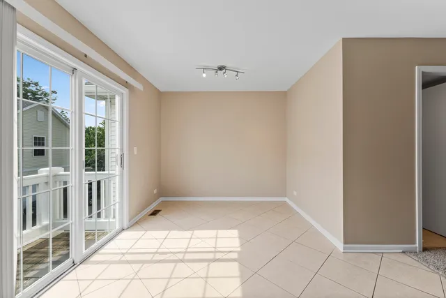 $250,000 | 582 Holiday Lane, Round Lake, IL 60073