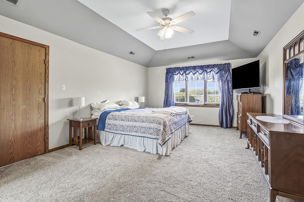 705 Ridgefield Road New Lenox, IL 60451 - Photo 17 of 35