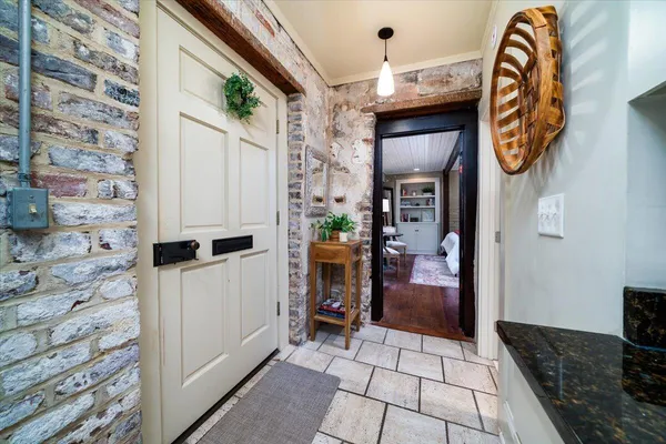 $3,500 | 53 Hasell Street, Unit J, Charleston, SC 29401