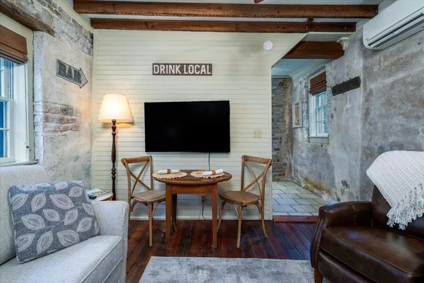 $3,500 | 53 Hasell Street, Unit J, Charleston, SC 29401
