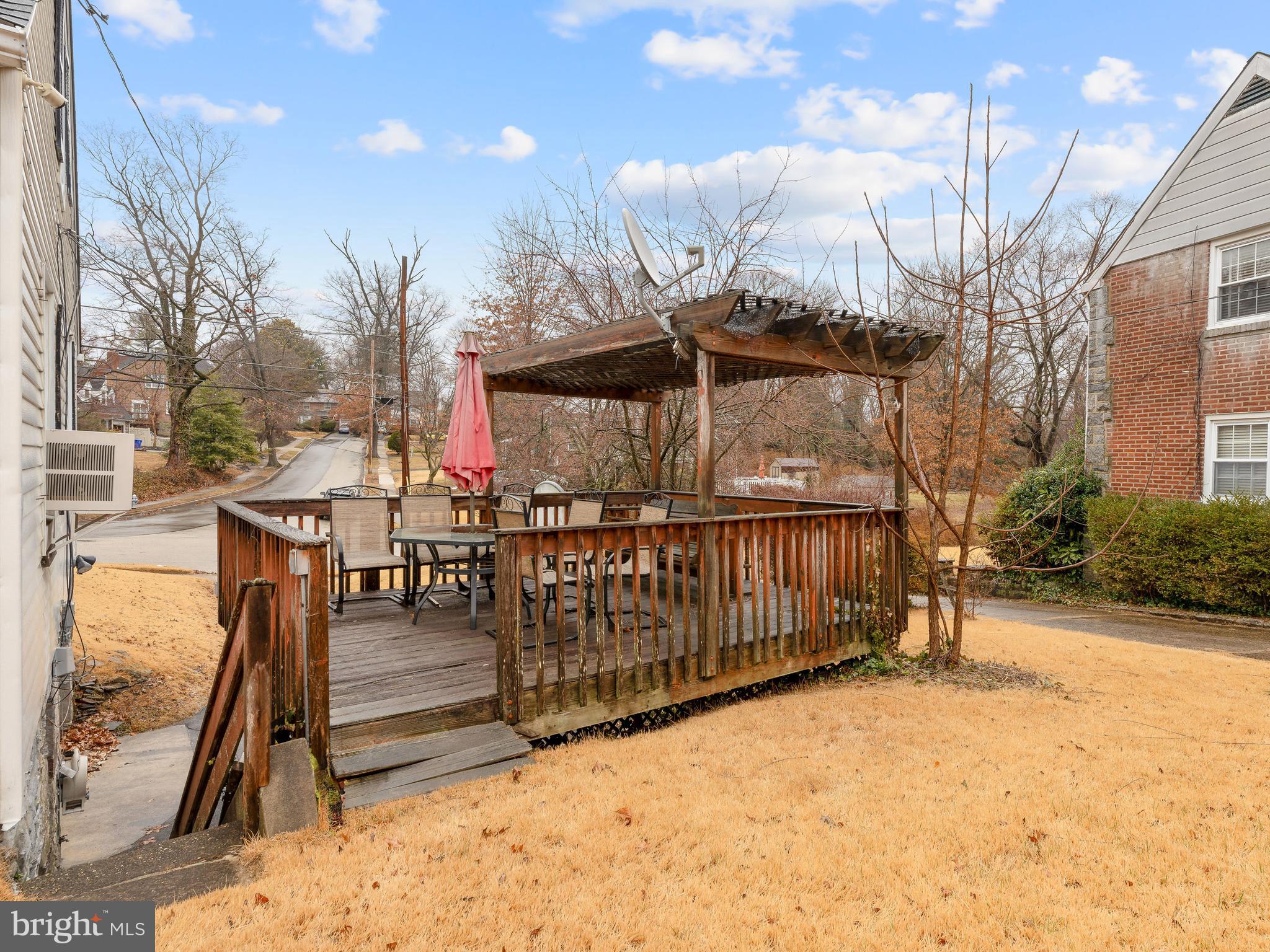 236 Boyer Road Cheltenham, PA 19012 - Photo 29 of 34 a view of outdoor seating space