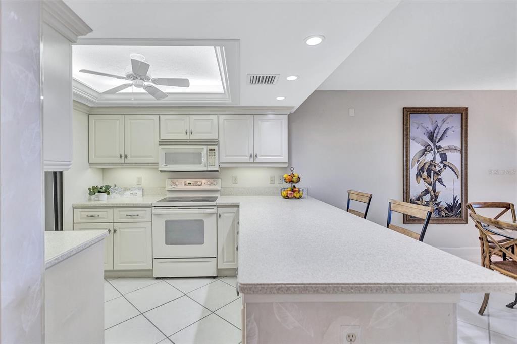 420 Beach Road, Unit 203 Sarasota, FL 34242 - Photo 27 of 91