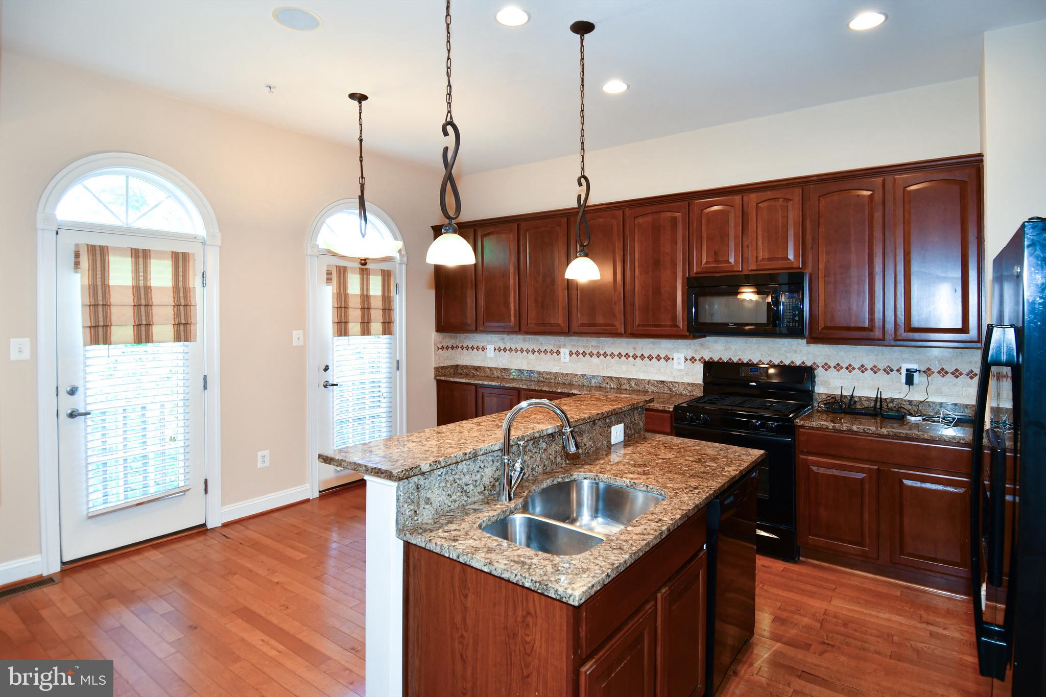 589 Cedar Spring Street Gaithersburg, MD 20877 - Photo 2 of 43 Table Space Kitchen