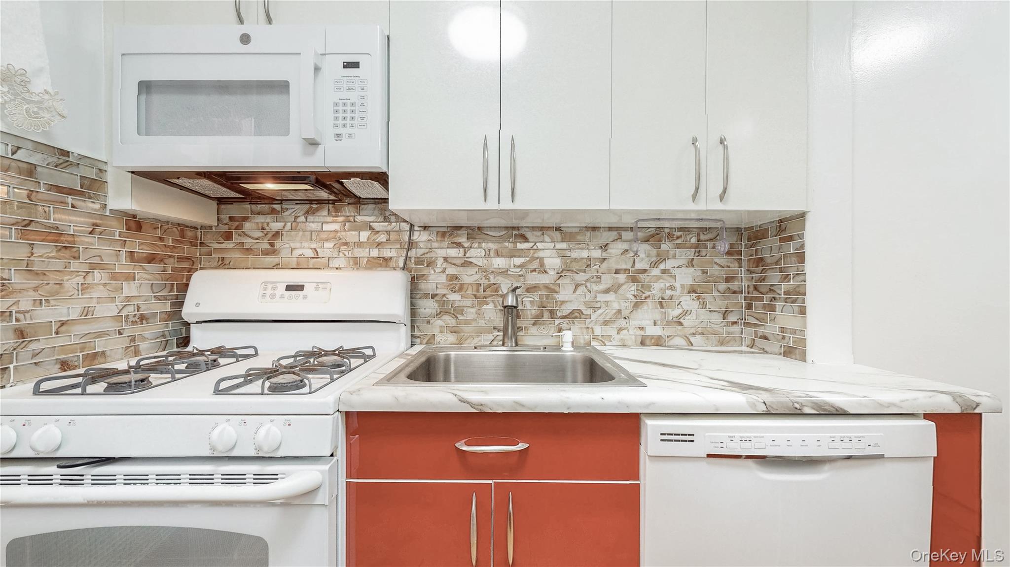 65-41 Booth Street, Unit 4A Queens, NY 11374 - Photo 6 of 17