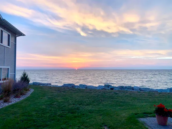 $535,000 | 2614 Lake Street, Algoma, WI 54201
