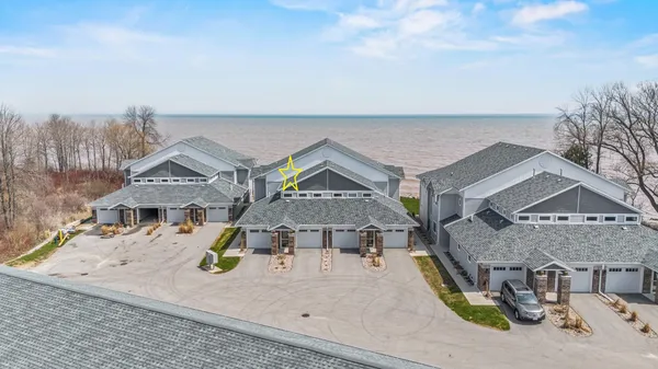 $535,000 | 2614 Lake Street, Algoma, WI 54201