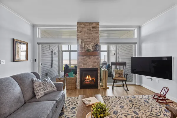 $535,000 | 2614 Lake Street, Algoma, WI 54201