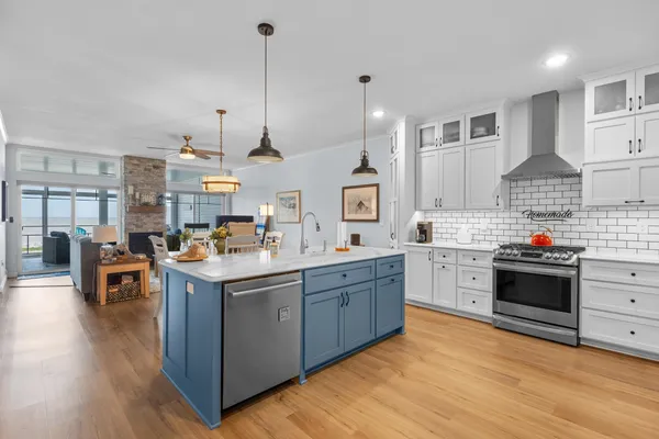 $535,000 | 2614 Lake Street, Algoma, WI 54201