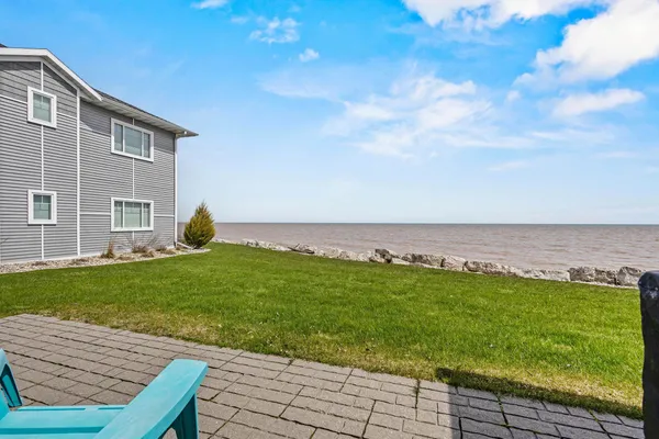 $535,000 | 2614 Lake Street, Algoma, WI 54201